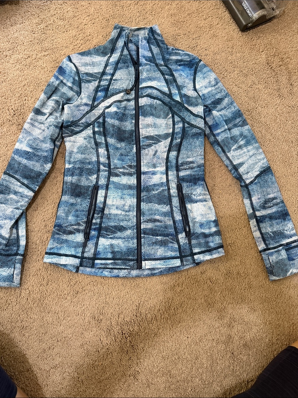 Lululemon Women’s Blue Patterned Zip-Up Jacket